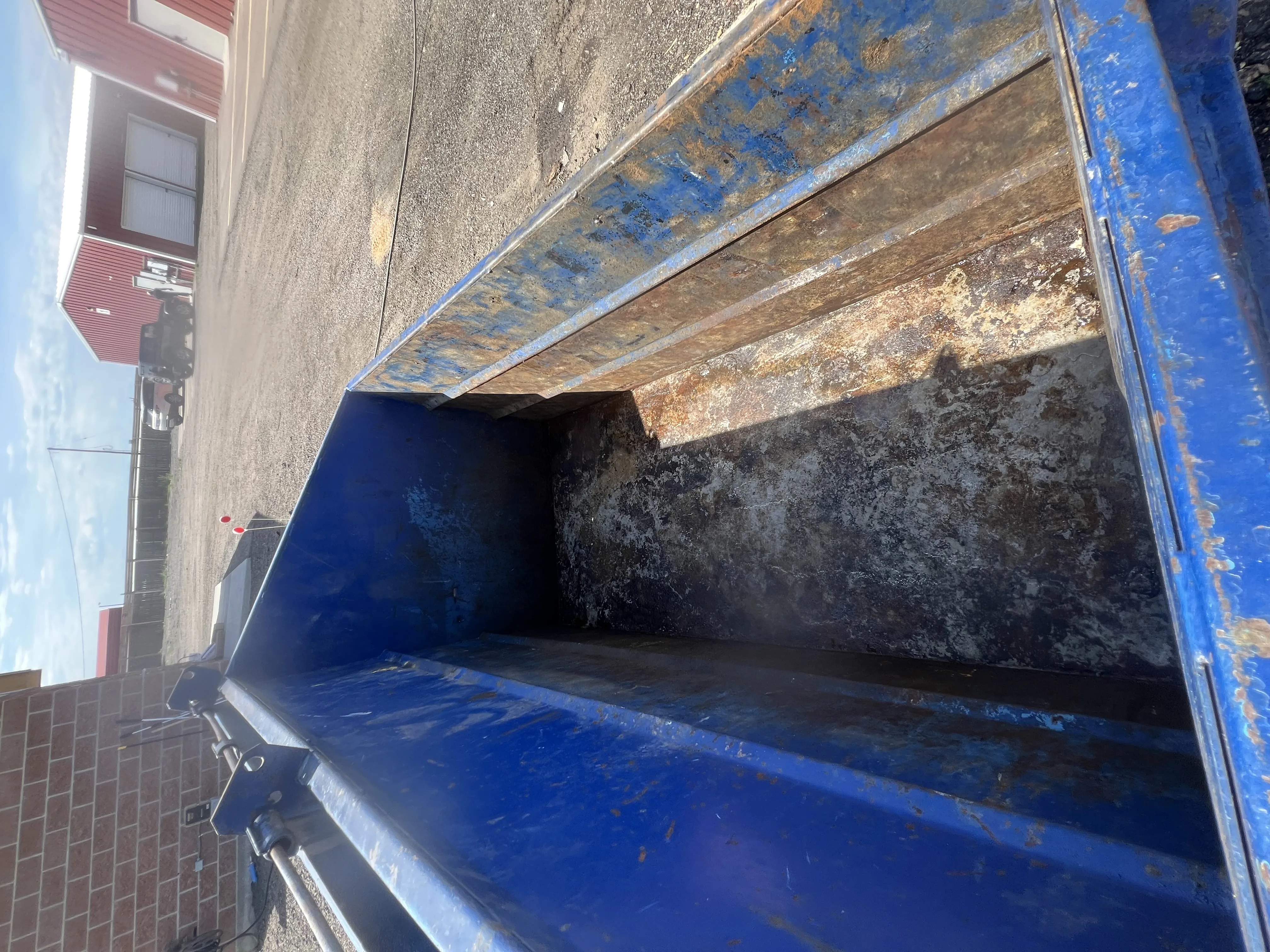 Same commercial dumpster after deep cleaning, sanitizing, and deodorizing by Britebin